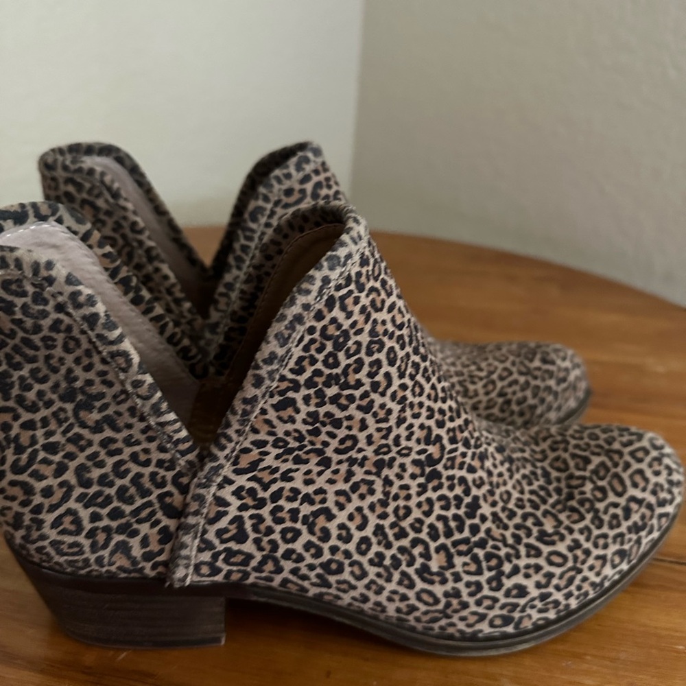 Lucky Brand Leopard Print Ankle Boots, size 8.5